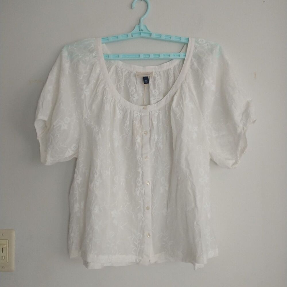 Universal Thread White Embroidered Button-Front Blouse